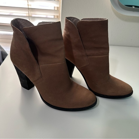 Vinca Camuto Ristin Booties - Picture 3 of 7